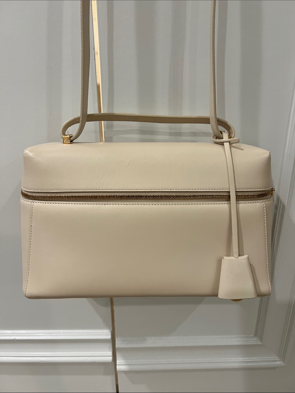 Loro Piana Cream Leather Crossbody with Gold-Tone Accent - Picture 4 of 10